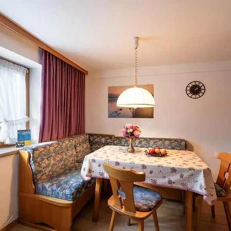 - Julitta * مايرهوفن